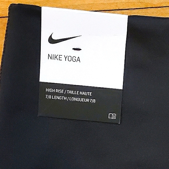Nike Yoga Rouched HR 3/4 length Tights - Picture 5 of 10